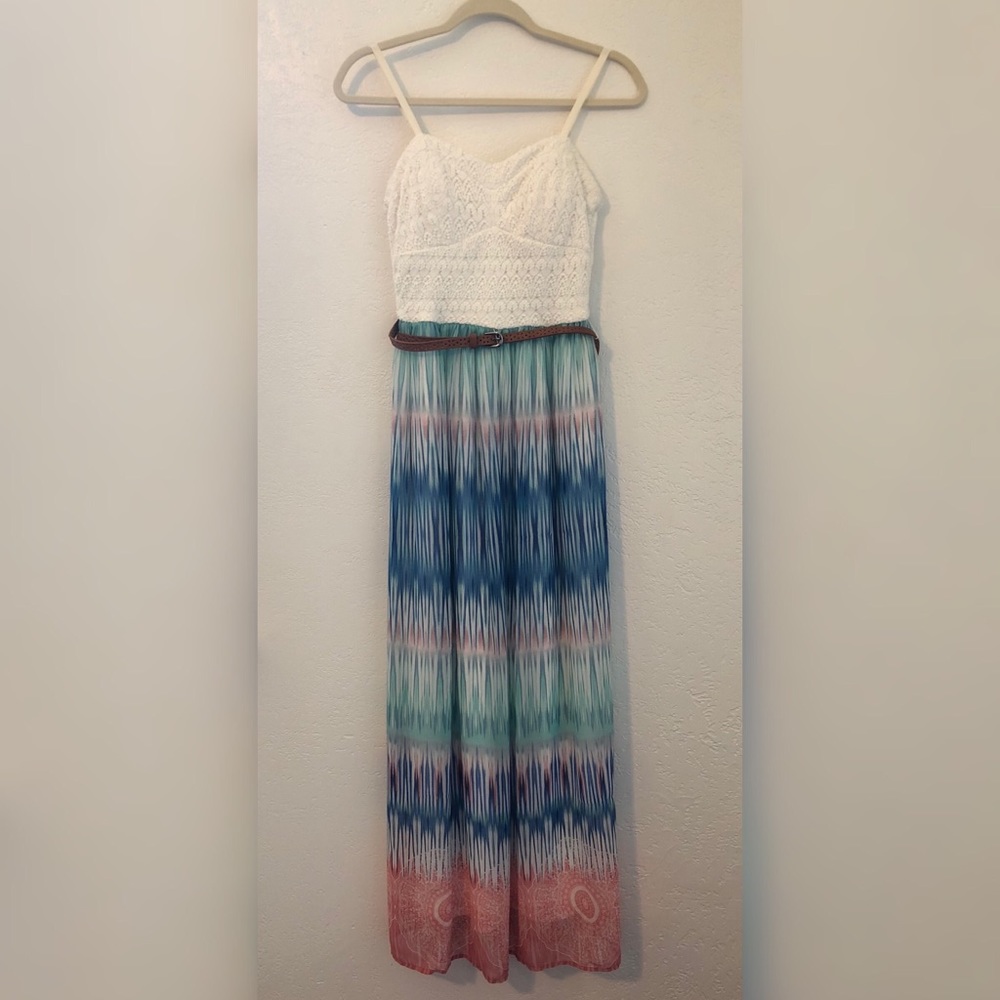 maxi dress • sweetheart neckline